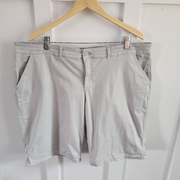 Reitmans cotton mid-rise chino short, plus size 22 - Picture 10 of 10